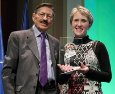 Isabelle Geiler lauréate du prix du Cespharm 2014 et le Pr Claude Dreux Président du Cespharm